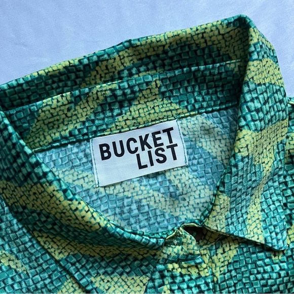 BUCKET LIST green printed button up long puff sleeve blouse - Picture 5 of 6